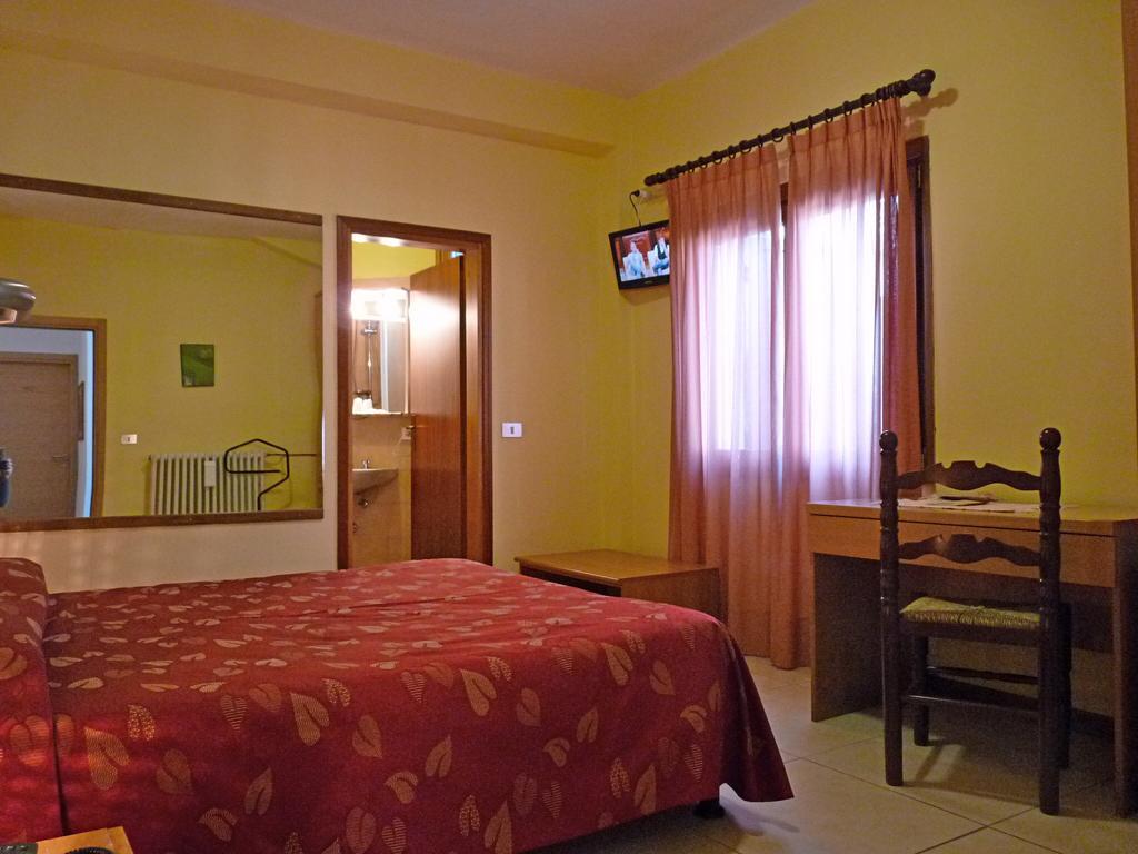Hotel La Rosa Teglio Room photo